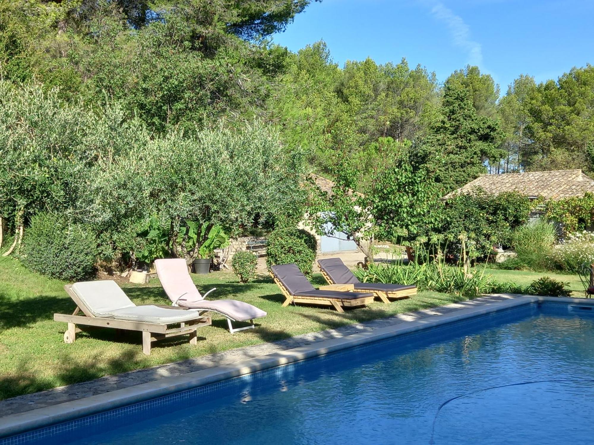 La Roulotte Du Petit Paradis Saint-Remy-de-Provence Bagian luar foto