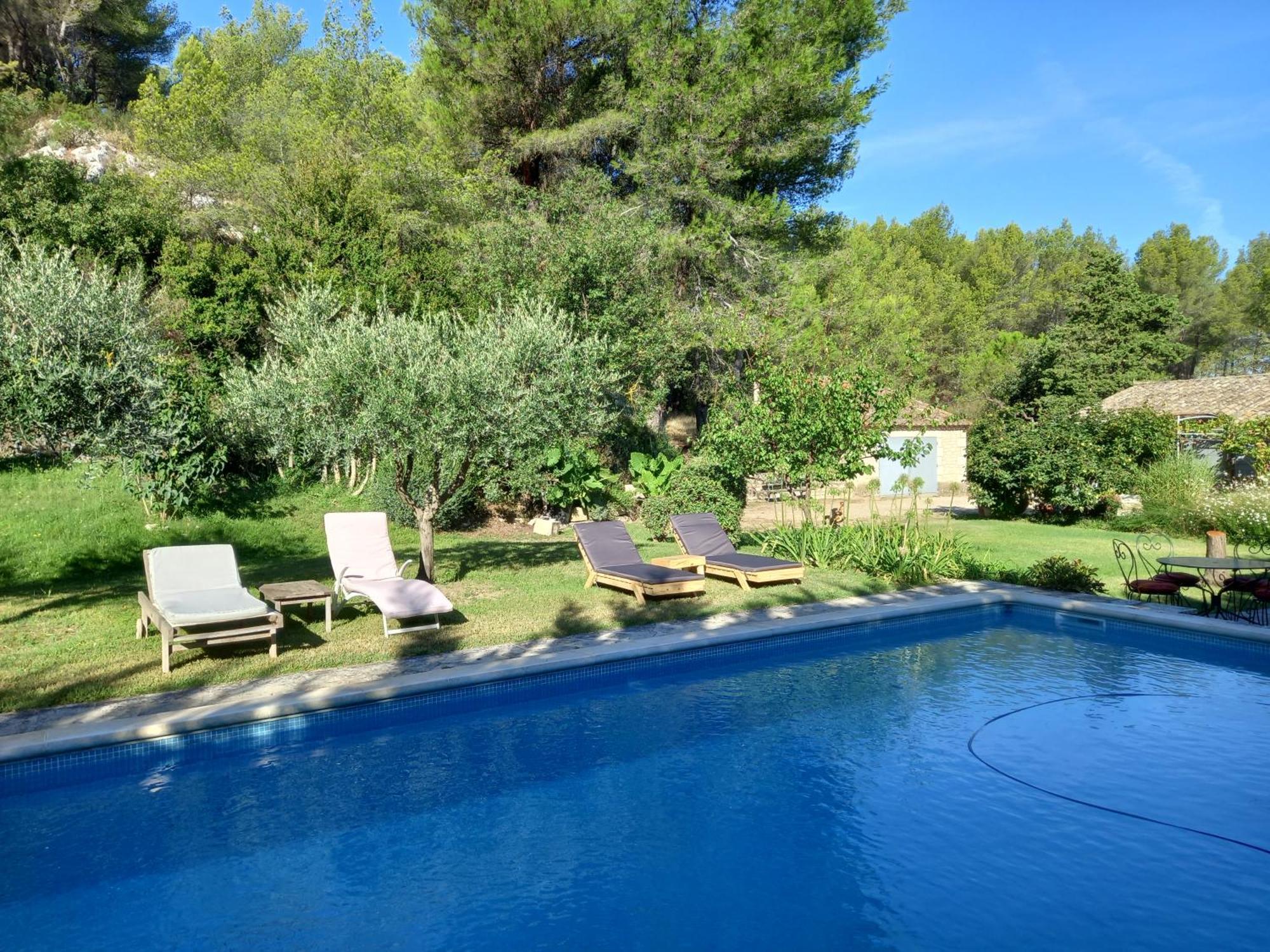 La Roulotte Du Petit Paradis Saint-Remy-de-Provence Bagian luar foto