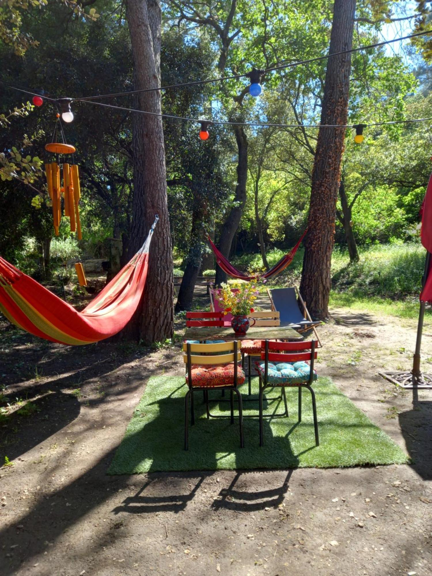 La Roulotte Du Petit Paradis Saint-Remy-de-Provence Bagian luar foto