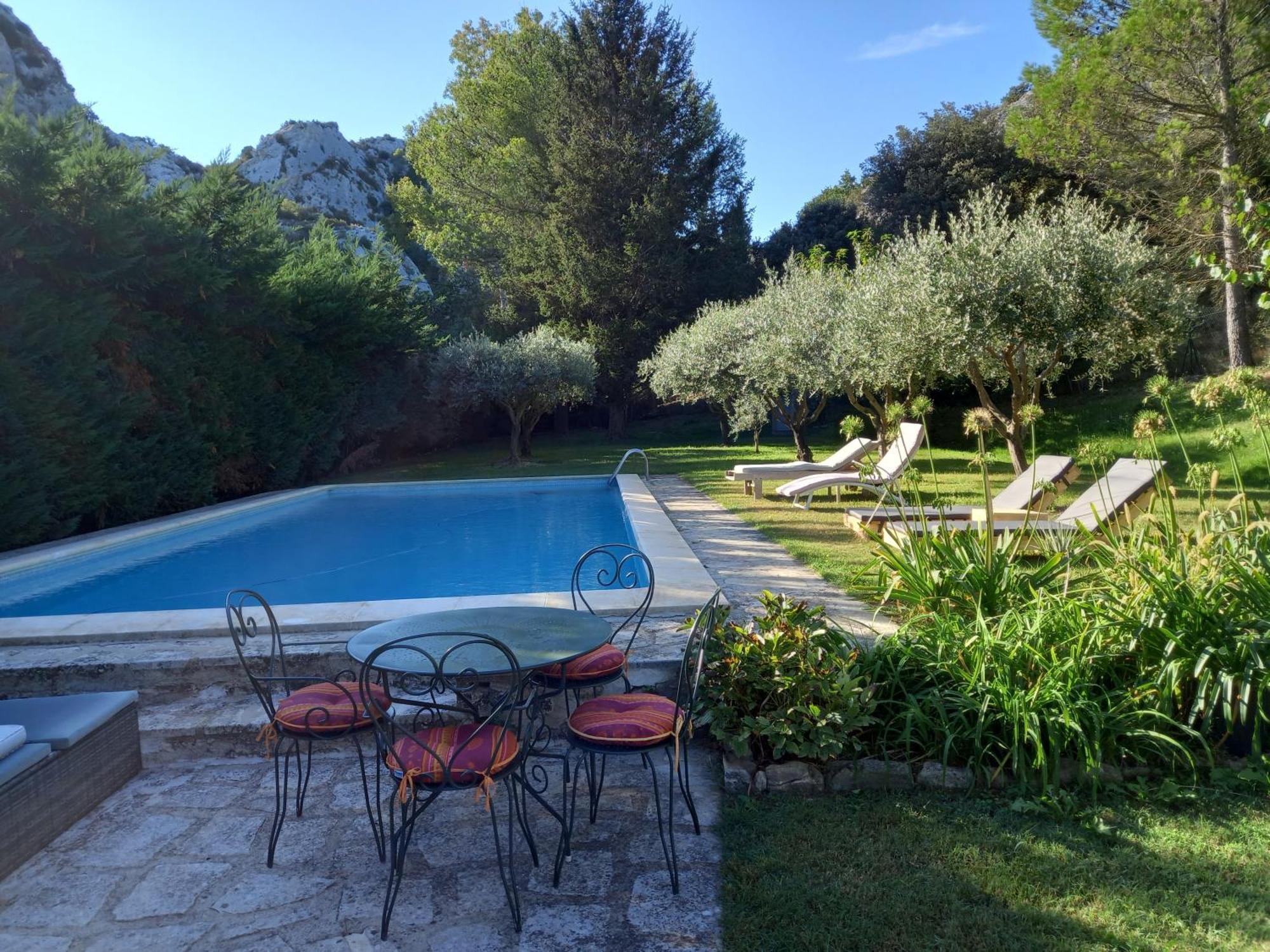 La Roulotte Du Petit Paradis Saint-Remy-de-Provence Bagian luar foto